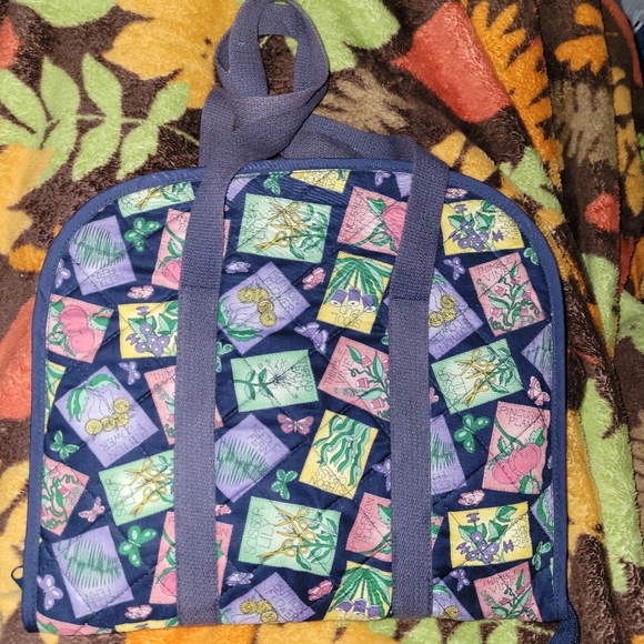 Quilted Cross Stitch Thread Organizer Bag Zip Around - Picture 3 of 9